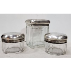 3 PIESE PENTRU TOALETA DIN CRISTAL SI ARGINT MARCAT GUSTAV KELLER, FRANTA, CCA. 1900