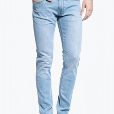 Blugi barbati Luke cu croiala Slim Tapered talie medie si aspect decolorat albastru deschis, W28 L32