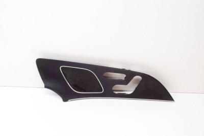 Ornament panou ușă dreapta față MERCEDES-BENZ GLE W167 2022 OEM: A1677206600,A1677205002 15395508 foto