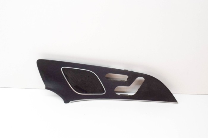 Ornament panou ușă dreapta față MERCEDES-BENZ GLE W167 2022 OEM: A1677206600,A1677205002 15395508