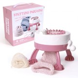 Masina de tricotat caciuli, fulare, manusi, pentru copii si adulti, 22 de ace, de culoare roz pudrat-alb, cu accesorii fire de lana, croseta, ac, pici