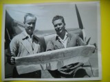 HOPCT 537 X -FOTOGRAFIE VECHE D=23 / 18 CM-AVION/AVIATIE-PILOTI MILITARI CLIFORD V EVANS SI G TRUMAN SUA -FOTO AGENTIA ACME NEWSPICTURES PHOTOS 1947