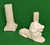 Ruine doua coloane si leu ghips ornament decor/ diorama design Grecia