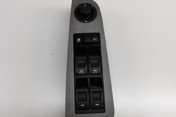 Buton geam ușă dreapta față CHRYSLER 300 C LX 2006 OEM: 04602736AA,P04602736AA 28484398