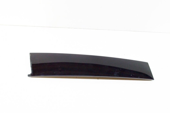 Ornament vertical ușă st&acirc;nga față OPEL GRANDLAND X 75 2018 OEM: YP00064880 13763574