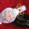 VAZA PORTELAN PERFORAT CHINA CU SUPORT PORTELAN DECOR CU TRANDAFIR 19.5 CM
