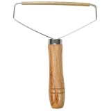 Cumpara ieftin Dispozitiv manual pentru indepartarea scamelor de pe haine si tapiterii, lama metalica, maner ergonomic, 16.5 cm