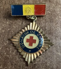 QW9 N8 88 - insigna - tematica comunism - medicina - Donator de onoare