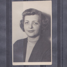 M5 C13 - FOTO - FOTOGRAFIE FOARTE VECHE - distinsa doamna - anul 1954