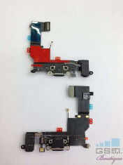 Banda Flex Mufa Incarcare iPhone 5s Cu Microfon Si Jack Audio Negru foto