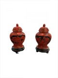 Pereche vase chinezești vintage pe suport din lemn de mahon, Cinnabar