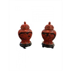 Pereche vase chinezești vintage pe suport din lemn de mahon, Cinnabar