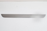 Ornament prag dreapta față TESLA MODEL 3 2020 OEM: 1504763-00-A 16035640