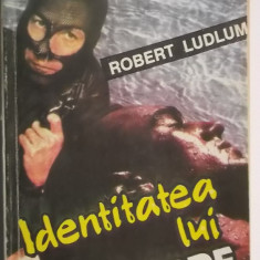 Robert Ludlum - Identitatea lui Bourne, 1993