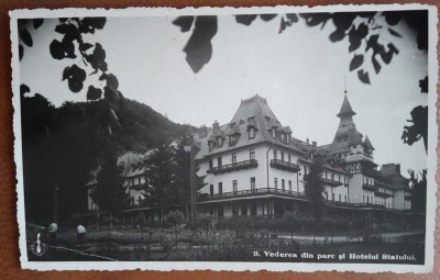Carte postala, Vedere din parc si Hotelul Statului, perioada interbelica foto