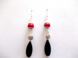Cercei Coral Roșu &amp; Howlite Negru - Bijuterii Handmade cu Pietre Semiprețioase, Cadou Femei