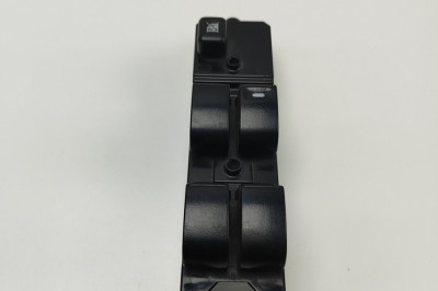 Buton geam ușă dreapta față MITSUBISHI LANCER VIII CY_A, CZ_A 2008 OEM: 8608A160,C8D-D640M | 30428600 foto