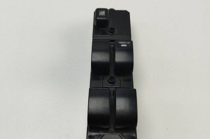 Buton geam ușă dreapta față MITSUBISHI LANCER VIII CY_A, CZ_A 2008 OEM: 8608A160,C8D-D640M | 30428600