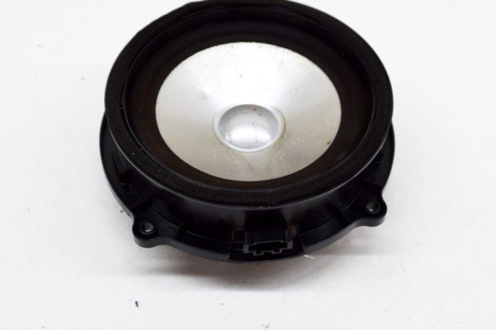 Difuzor ușă dreapta spate LAND ROVER DISCOVERY III L319 2006 OEM: XQM500310,165NS057 13870676