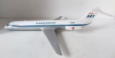 Macheta avion SAS Scandinavian Airlines DC-9-40 Sigtrygg Viking, SE-DBT, 40x30 cm, scara 1:95 foto