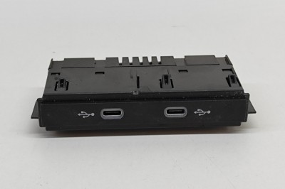 USB AUDI Q4 SUV F4B 2022 OEM: 89A035736 22750426 foto