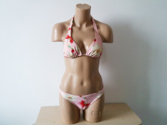 Costum baie dama roz cu model floral, mar 38, stare foarte buna! foto