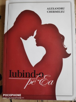 Iubind-o pe Ea foto
