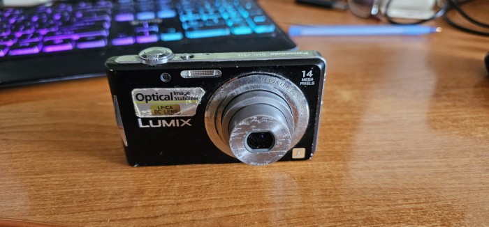 Aparat foto digital Panasonic DMC-FS16, 14MP + CABLU DE INCARCARE FUNCTIONEAZA .