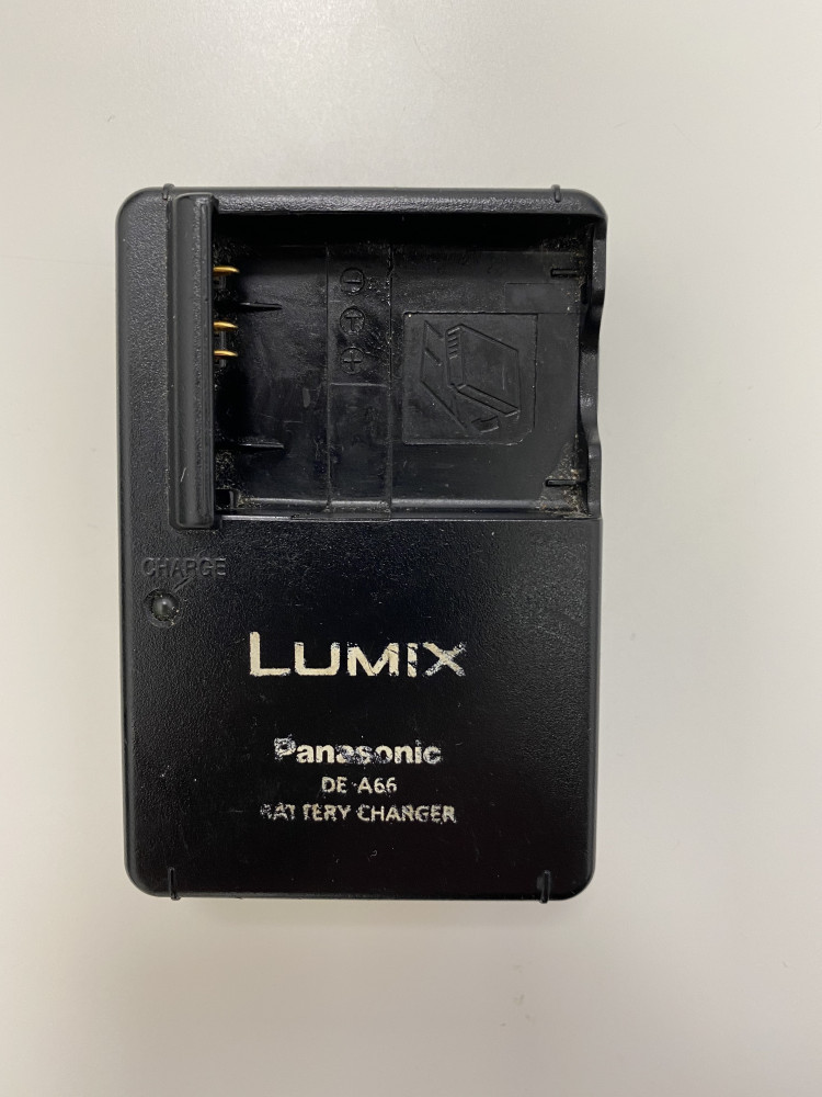 Încărcător Baterie Panasonic Lumix DE-A66 4.2V / 0.65A (648) | Okazii.ro