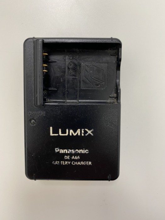 &Icirc;ncărcător Baterie Panasonic Lumix DE-A66 4.2V / 0.65A (648)