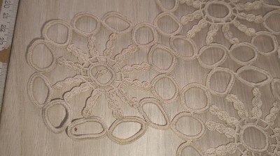 MILEU MACRAME VECHI LUCRAT MANUAL APROX 40 X 30 CM foto