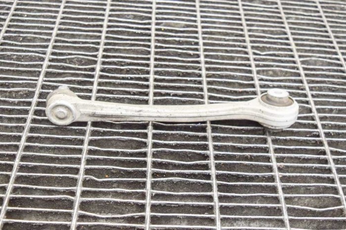Braț superior dreapta față AUDI A4 8W2, B9 2018 OEM: 8W0407515 12243013