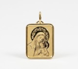 Cumpara ieftin Pandantiv Medalion din Argint 925 Aurit Maica Domnului cu Pruncul , Protectie Sacra si Design Tip Iconita
