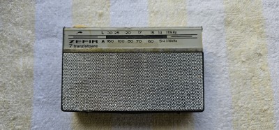 RADIO ZEFIR S-631 TN2 , 7 TRANZISTOARE , ELECTRONICA , NU FUNCTIONEAZA . foto