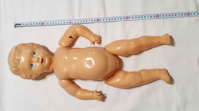 Papusa veche anii 1970 - din celuloid - 55 cm inaltime - bebe - copil
