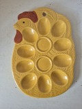 Platou ceramică vintage pentru ouă umplute / oua vopsite de Pasti &ndash; model Găină, galben, 24x17cm
