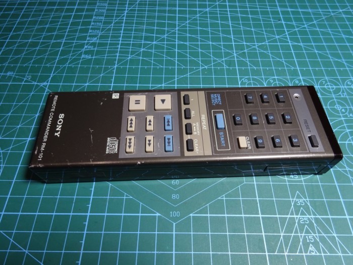 Telecomanda pentru audio Sony RM-101 Commander