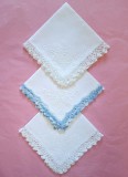 Lot de 3 batiste Vintage cu margine crosetata manual si broderie