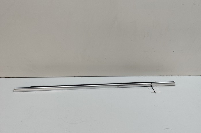 Chedar geam ușă st&acirc;nga spate AUDI A5 Avant 2024 OEM: 8B3839475 | 31878831