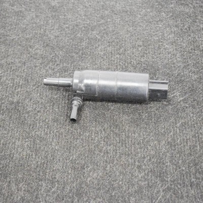 Motor rezervor lichid de parbriz BMW 3 F30, F80 2014 OEM: 7217792 10054061 foto