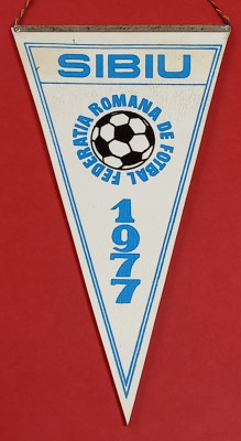 Fanion fotbal - FEDERATIA ROMANA de FOTBAL (Sibiu 1977) foto