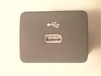 Modul USB Logan 3 Sandero 3 Jogger 284H35093R. Nou si original Renault. foto