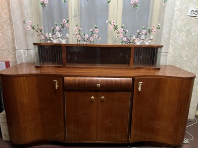 Mobilier vintage din lemn masiv foto