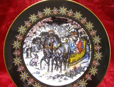 FARFURIE DECORATIVA PORTELAN VILLEROY&amp;BOCH POVESTI RUSESTI IEPURELE SI TROIKA 21.5 CM