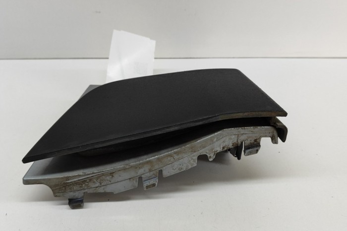 Bandou aripa dreapta față PORSCHE Taycan 2021 OEM: 9J0854522,9J0.854.522,9J0854522A,9J0.854.522.A | 23951918