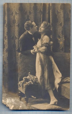 AX 362 CP VECHE-IUBITI IN TINUTA DE EPOCA -1922- LA VETUTA DUMITRESCU-BUCURESTI foto