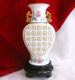 VAZA PORTELAN PERFORAT TRAFORAT CHINA CU SUPORT PORTELAN 19.5 CM