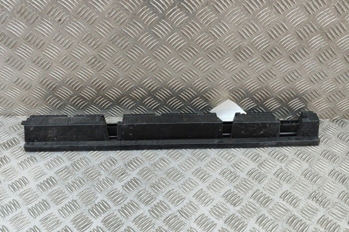 Suport prag lateral st&acirc;nga spate VOLVO S90 II 2021 OEM: 31386131 27636977