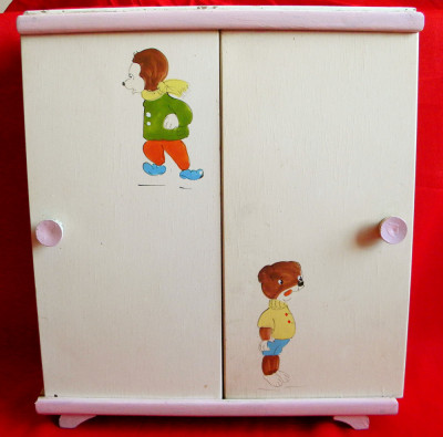 Dulapior lemn pictat, miniatura pentru copii, garderoba papusi jucarie comunism foto