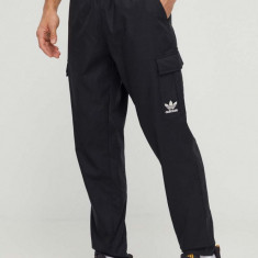 adidas Originals pantaloni de bumbac culoarea negru, cargo IT8175